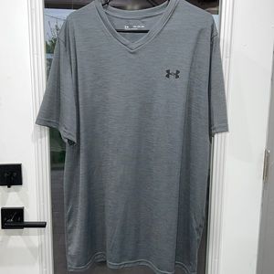 Mens V-neck UA Loose t-shirt